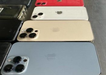 A ascuns 17 telefoane în folie de staniol sperând să treacă frontiera cu ele. Ce riscă tânărul de 29 de ani | VIDEO