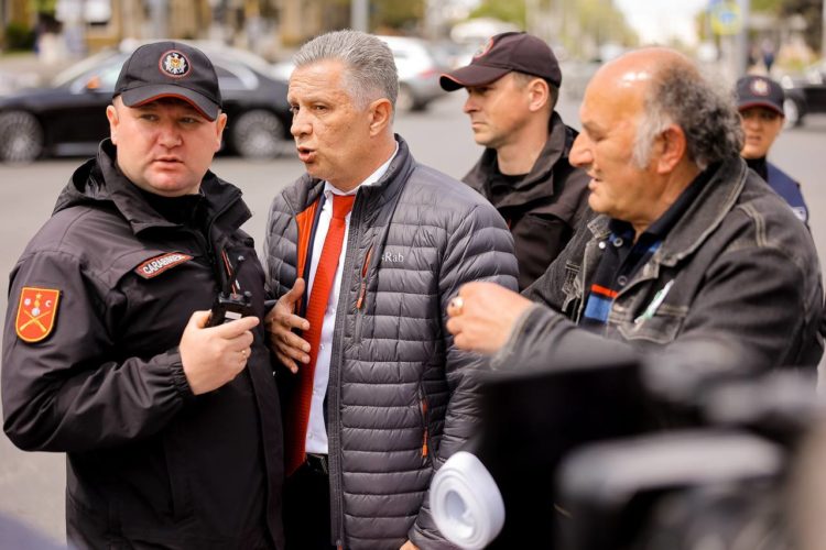 Partidul „ȘOR”” Aproximativ 25 de mii de oameni, împiedicați să ajungă la Acțiunea de Rezistență Națională, organizată de Mișcarea Pentru Popor