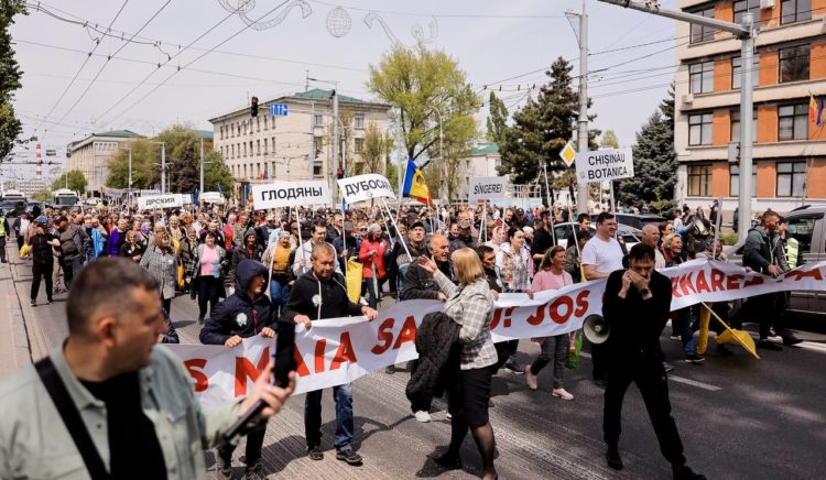 Partidul „ȘOR”” Aproximativ 25 de mii de oameni, împiedicați să ajungă la Acțiunea de Rezistență Națională, organizată de Mișcarea Pentru Popor
