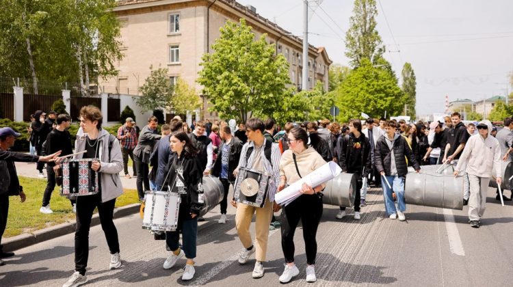 Partidul „ȘOR”” Aproximativ 25 de mii de oameni, împiedicați să ajungă la Acțiunea de Rezistență Națională, organizată de Mișcarea Pentru Popor