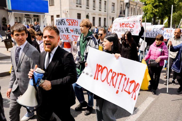 Partidul „ȘOR”” Aproximativ 25 de mii de oameni, împiedicați să ajungă la Acțiunea de Rezistență Națională, organizată de Mișcarea Pentru Popor