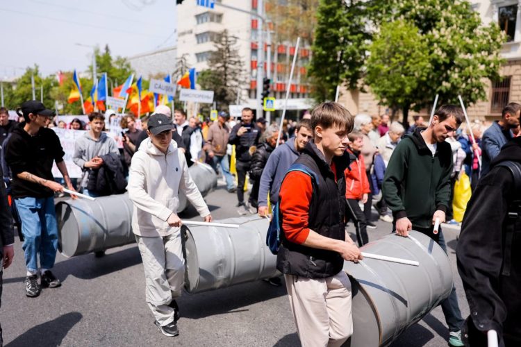 Partidul „ȘOR”” Aproximativ 25 de mii de oameni, împiedicați să ajungă la Acțiunea de Rezistență Națională, organizată de Mișcarea Pentru Popor