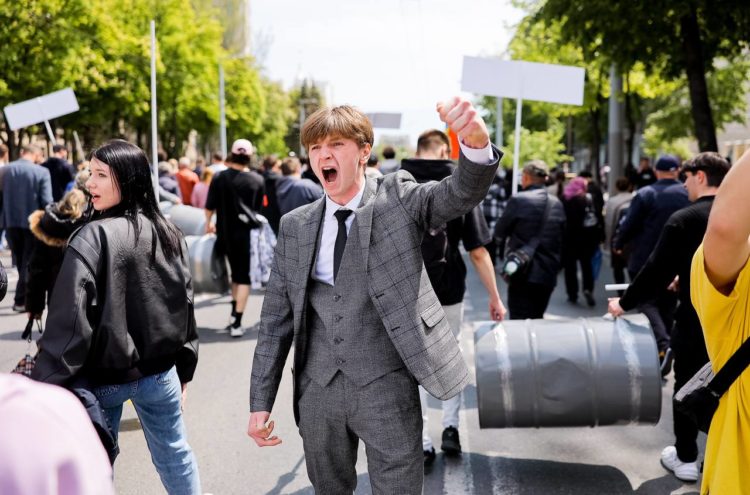 Partidul „ȘOR”” Aproximativ 25 de mii de oameni, împiedicați să ajungă la Acțiunea de Rezistență Națională, organizată de Mișcarea Pentru Popor