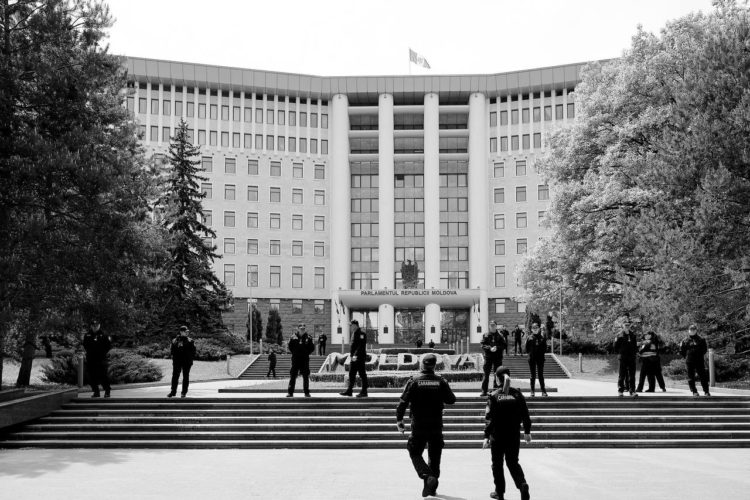 Partidul „ȘOR”” Aproximativ 25 de mii de oameni, împiedicați să ajungă la Acțiunea de Rezistență Națională, organizată de Mișcarea Pentru Popor