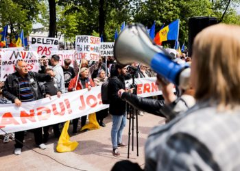 Transport blocat, rețineri și persoane împiedicate să participe la protestul antiguvernamental. Cum s-a desfășurat mitting-ul pașnic organizat de „Mișcarea pentru Popor”