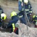 „Ei de vreo lună sapă acel fundament, însă situația a ieșit de sub control”. Ce spun martorii despre incidentul unde un mal de pământ s-a prăbușit peste doi munictori | VIDEO