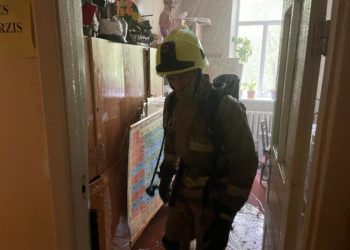 Incendiu la un liceu din capitală: Flăcările au izbucnit în cabinetul de chimie