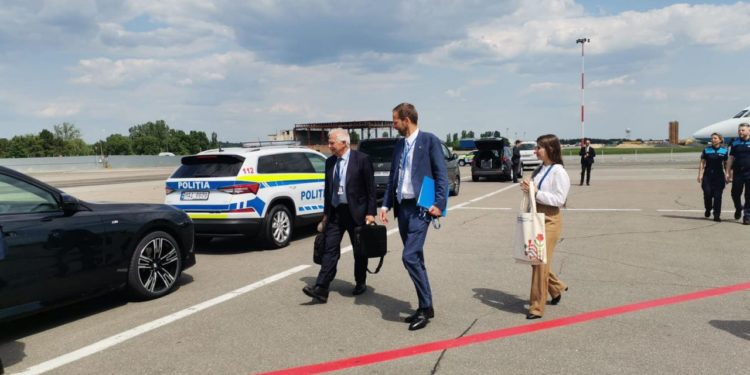 Delegațiile oficiale care vor participa la Summitul CPE continuă să ajungă în Moldova. Cum activează Aeroportul și ce restricții de circulație au fost impuse | VIDEO