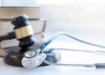 Acuzată de malpraxis. Ce riscă un obstretician-ginecolog din Fălești din a cărui neglijență a decedat un bebeluș | VIDEO