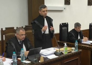 Ședință încinsă la Curtea Constituțională, unde se examinează contituționalitatea Partidului „ȘOR”. Avocații formațiunii au cerut recuzarea magistratului Roșca pentru „legătura sa cu PAS și Maia Sandu”  | VIDEO