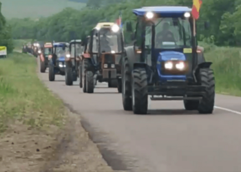 «У нас чрезвычайная ситуация». Аграрии из 15 районов на сельхозтехнике направляются в Кишинев, чтобы принять участие в протестах | VIDEO