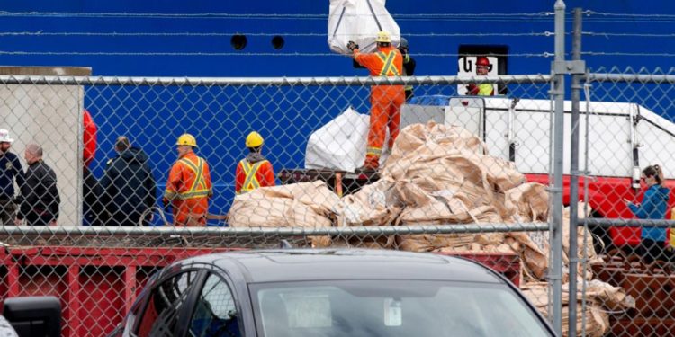 Береговая охрана США сообщила, что из обломков подлодки «Титан» извлекли предполагаемые человеческие останки