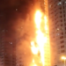 В ОАЭ вспыхнул 36-этажный небоскреб: жуткий пожар зафиксировали на видео