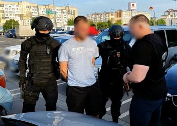 Полиция задержала молодого человека, который вымогал 10 тыс. евро и угрожал убийством