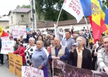 „Noi suntem Partidul ”ȘOR”. Membri și simpatizanți a formațiunii au venit la CC pentru a cere anularea cererii Guvernului care solicită scoaterea partidului în afara legii | VIDEO