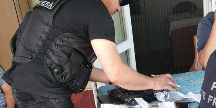 Две тысячи долларов, чтобы попасть в Молдову: двух молдаван задержали за организацию нелегальной миграции