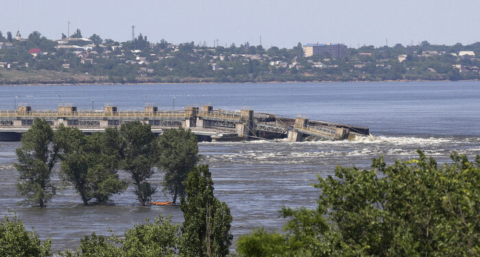 Украинский Минздрав: Загрязнение воды в реке Днепр в 28 тысяч раз превышает допустимую норму | VIDEO