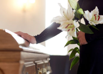 В Эквадоре умерла женщина, которую неделю назад обнаружили живой во время подготовки ее похорон