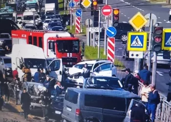 Массовое ДТП с участием 13 автомобилей в Петербурге