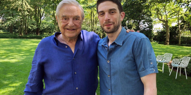 Джордж Сорос передал сыну контроль над своей фондовой империей