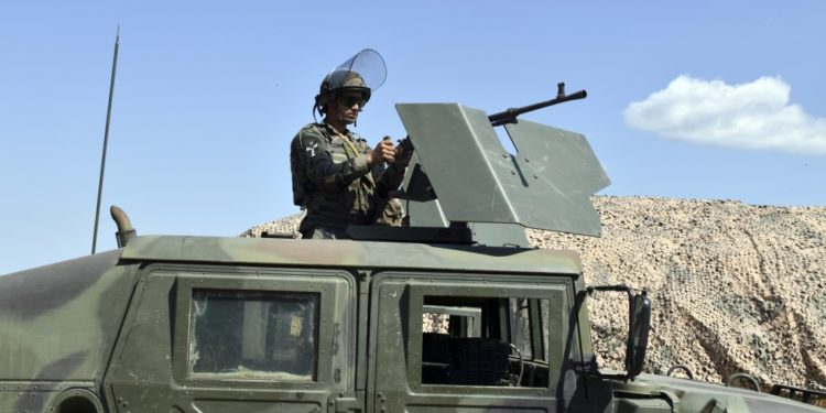 Militarii moldoveni sunt instruiți, în premieră, să devină evaluatori NATO. 25 au primit certificatele