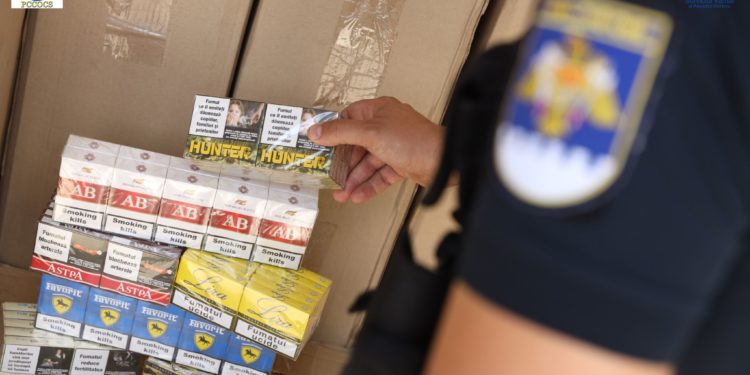 Țigările erau pregătite pentru a fi scoase din țară prin contrabandă. Noi detalii despre activitatea fabricii ilegale de la Rezina | VIDEO