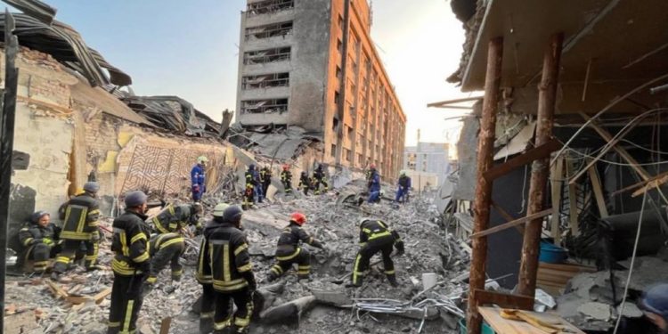 Atac cu rachete ruseşti asupra oraşului Kramatorsk: Peste 60 de răniți și 11 morți | VIDEO