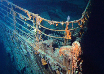 Începe o nouă misiune la locul rămășițelor submersibilului Titan. Un ROV coboară din nou pe fundul oceanului, vineri