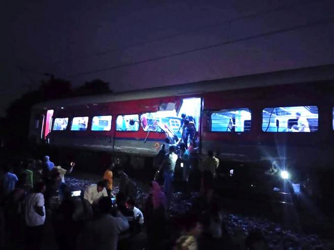 Tragedia secolului în India. Aproape 300 de morți și 900 de răniți după accidentul de tren. „Unul și-a pierdut mâna, altul era mutilat” | FOTO