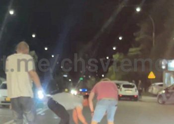 Accident și bătaie, la Botanica: O Toyota a boțit trei mașini, apoi șoferul s-a luat la pumni cu pasagerii unui BMW | FOTO