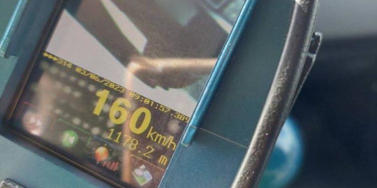 Vitezoman, prins în flagrant de polițiști: Se deplasa cu 160 de km pe oră