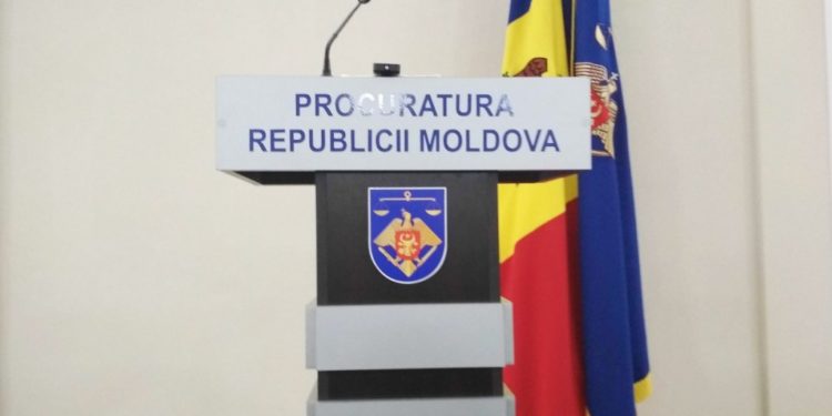 Fetiță violată de „amicul” de pahar al tatălui. La rândul său, tatăl a fost condamnat pentru agresiune sexuală față de fiul său de 9 ani