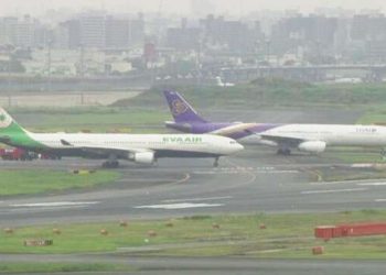 В аэропорту Токио столкнулись два самолета