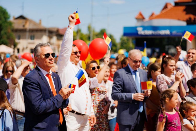 Илан Шор: Мы не прячемся в замках. Мы с детьми в самый важный день их жизни