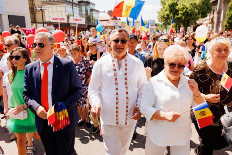 Илан Шор: Мы не прячемся в замках. Мы с детьми в самый важный день их жизни