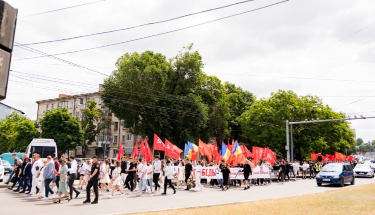 Руководство и сторонники партии «ШОР» вышли на улицы с требованием сохранения Дня Победы