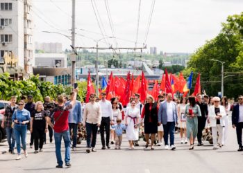 Manifestație de amploare în Capitală. Cetățenii, alături de deputații și activiștii Partidului „ŞOR”, s-au împotrivit inițiativei PAS de a redenumi Ziua Victoriei | VIDEO
