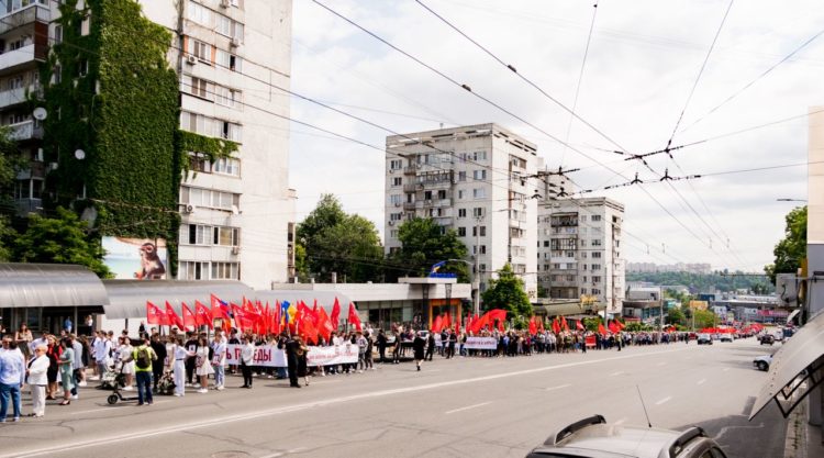 Руководство и сторонники партии «ШОР» вышли на улицы с требованием сохранения Дня Победы