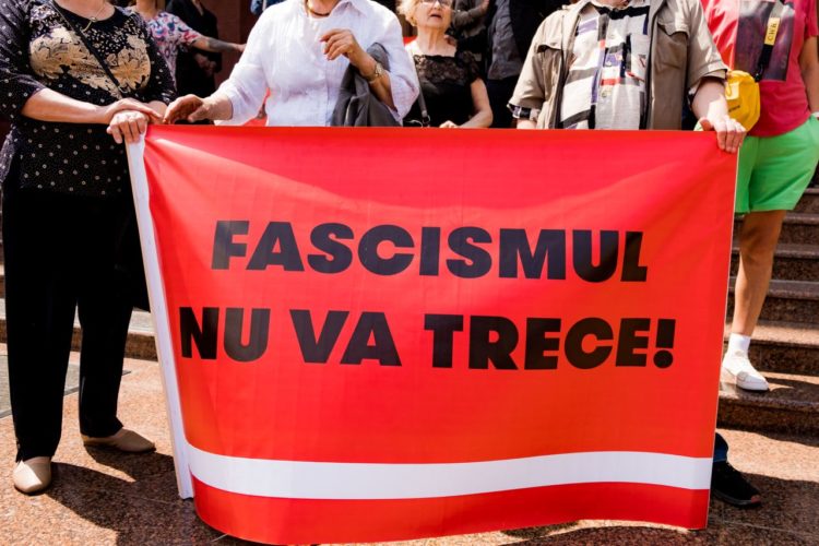 Руководство и сторонники партии «ШОР» вышли на улицы с требованием сохранения Дня Победы