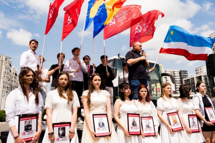 Руководство и сторонники партии «ШОР» вышли на улицы с требованием сохранения Дня Победы