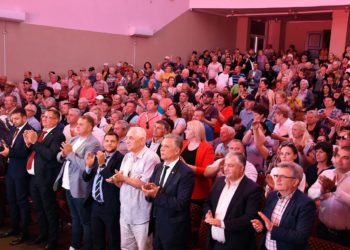 Start colectării semnăturilor în susținerea organizării unui referendum consultativ republican. Adunarea cetățenilor a decis instituirea unui grup de inițiativă în acest sens | VIDEO
