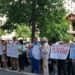 În timp ce la ANRE se decidea câți bani vor achita moldovenii pentru gazele naturale, partidele „ȘOR” și „Renaștere” au protestat cerând micșorarea tarifului până la 6 lei | VIDEO