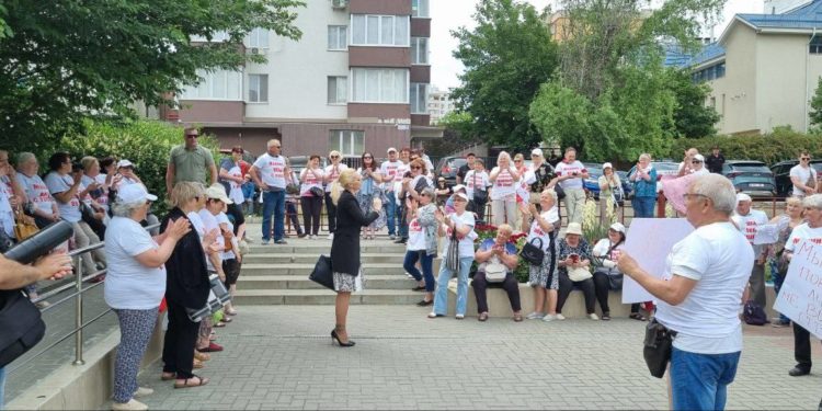 Marina Tauber rămâne în arest la domiciliu: Pe fondalul protestelor organizate de susținătorii Partidului ȘOR, magistrații au respins solicitarea avocaților politicianului | VIDEO