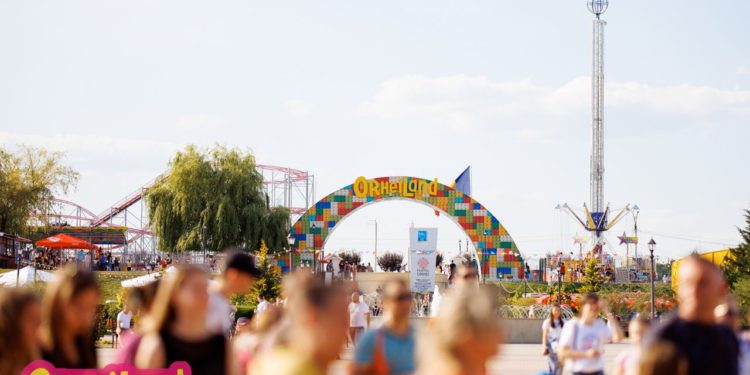 „Mi-aș dori să existe mai multe astfel de parcuri în toată țara”. Copiii și adulții care vor veni în fiecare weekend, la OrheiLand, vor avea parte de surprize | VIDEO