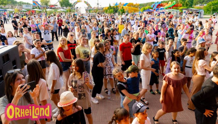 Noi surprize din partea lui Ilan Șor. În fiecare weekend, la OrheiLand, vor fi organizate concerte, programe cultural-artistice și distractive