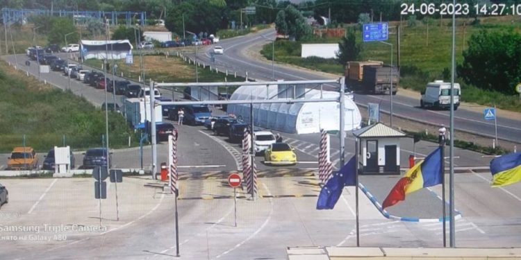 Trafic intens în punctul de trecere a frontierei Palanca pe sensul de intrare în Republica Moldova