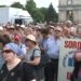 Lozinci antiguvernamentale, inaugurarea unui  „monument pentru lichidarea patentei” și instalarea unei treuci cu purcei. Cum s-a desfășurat protestul patentarilor în fața Guvernului | VIDEO
