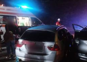 Două automobile cu moldoveni, implicate într-un accident în România: Cinci persoane au fost rănite