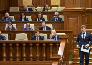 „Nu mai reprezintă interesele cetățenilor”. BCS va iniția o moțiune de cenzură împotriva Guvernului Recean. Cum comentează cei de la PAS | VIDEO