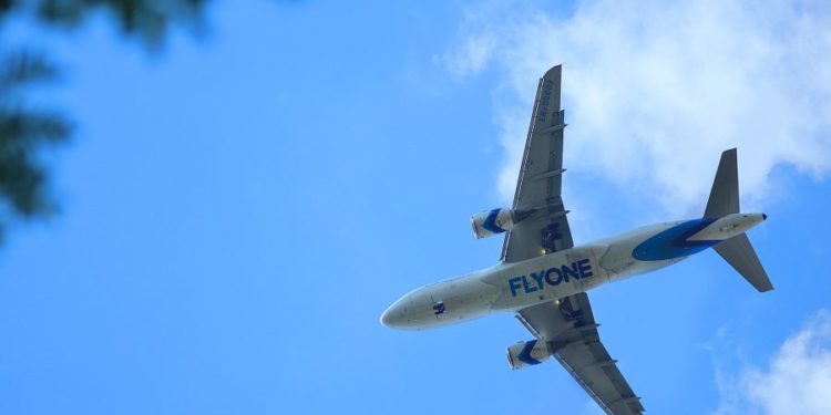 Вновь технические неполадки: самолет компании FlyOne совершил аварийную посадку в аэропорту Бухареста